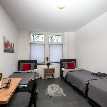 Serviceroom24 - Space In Wlan - Smart-tv - 24-7 Check-in Und Kueche *